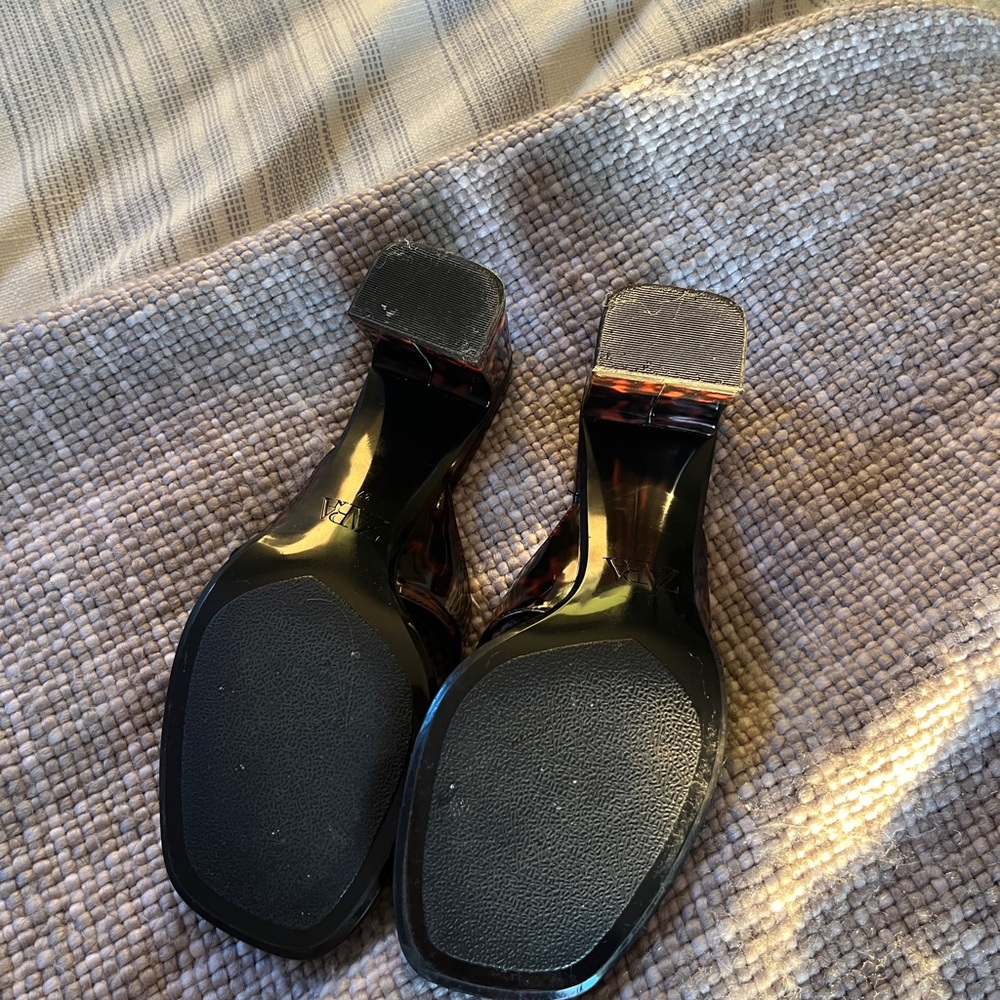 Zara Women's Tortoiseshell Heeled Sandals - Picture 4 of 6